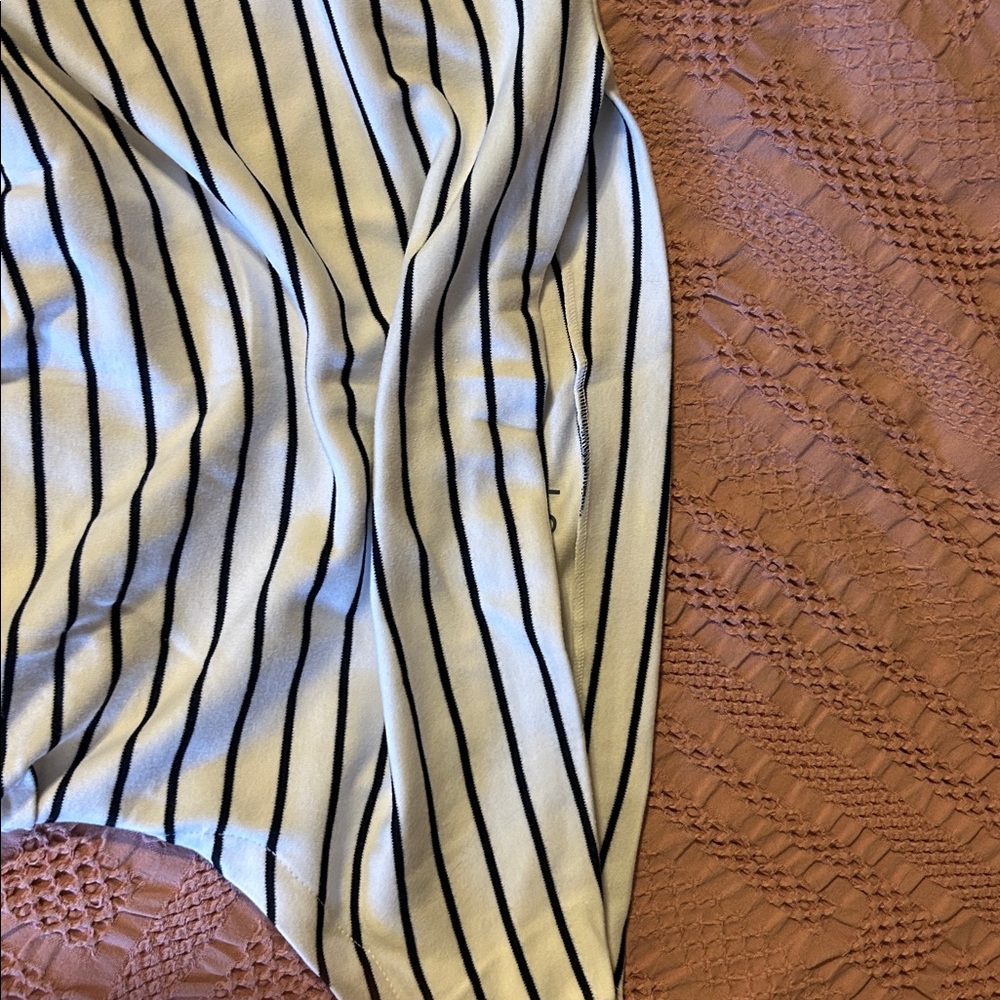 Striped One Shoulder Sleeveless Top - Picture 2 of 6